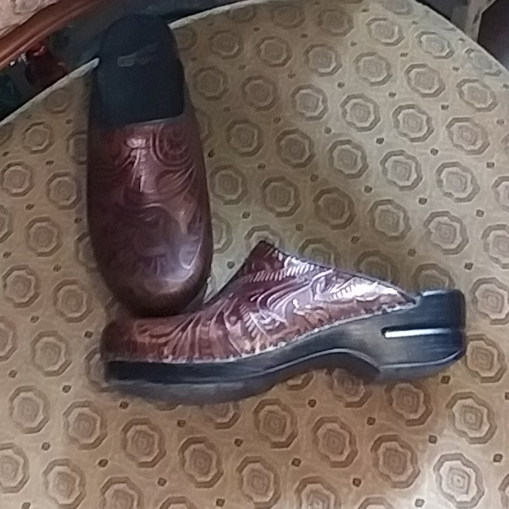 Shoes - Picture 3 of 3